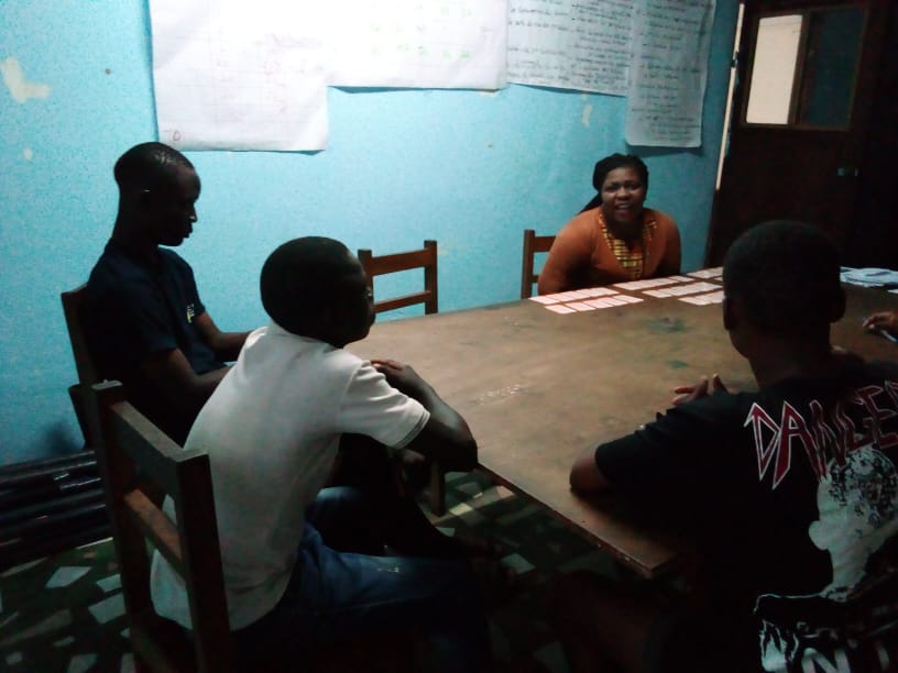 Discussion en petit groupe autour du programme